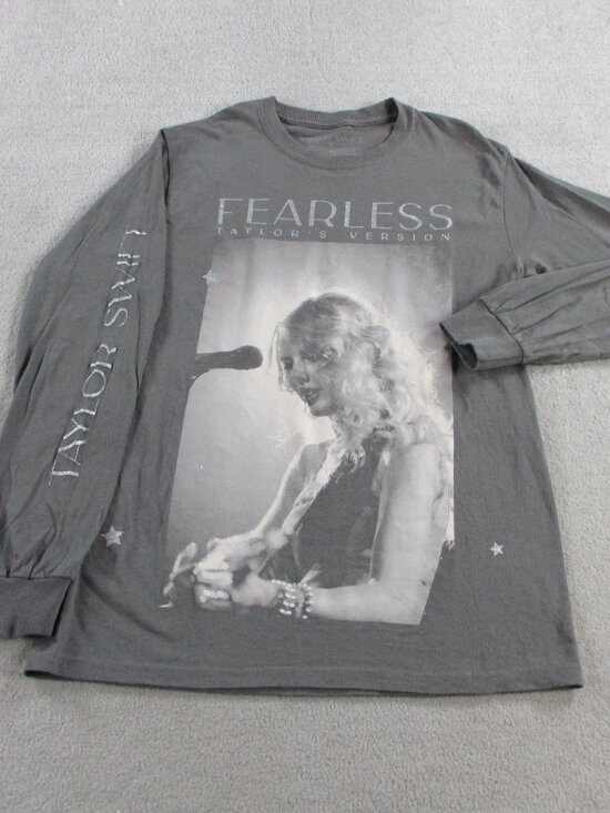 Taylor Swift Tops - Taylor Swift Fearless T Shirt Womens Small Gray Graphic Print Long Sleeve Music